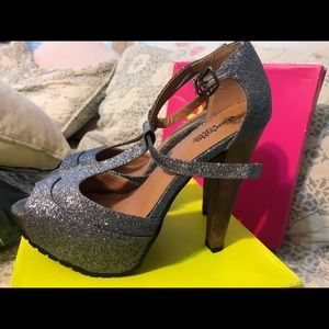 Charlotte Russe NEW Pewter Glitter Sadie Heels 7